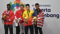 Muhammad Robial Sobri (kanan) mendapat medali perunggu di Asian Games 2018.