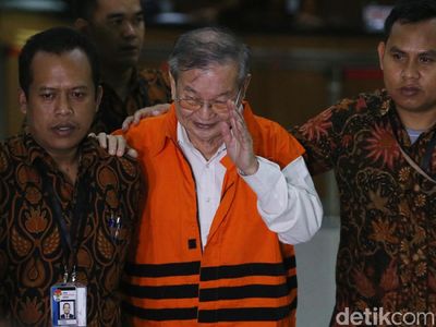 Penyuap Hakim PN Medan Diberi Rompi Oranye