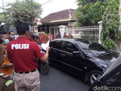Saat Rekonstruksi, Tampak Mobil Iwan Adranacus yang Halangi Pemotor