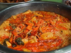 Gudeg Bu Sudji : Menebus Kangen Gudeg Yogya di Pojokan Manggarai