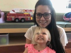 Leher Kena Pecahan Gelas, Badan Balita Ini Lumpuh Sebagian