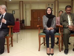 Nikita Mirzani Gugat Cerai Lagi Dipo Latief Nikita Mirzani Gugat Cerai Lagi Dipo Latief