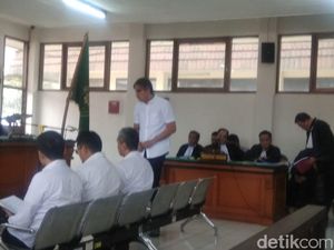 Kredit Fiktif Rp 1,83 T, Pejabat Bank Didakwa 20 Tahun Bui Kredit Fiktif Rp 1,83 T, Pejabat Bank Didakwa 20 Tahun Bui