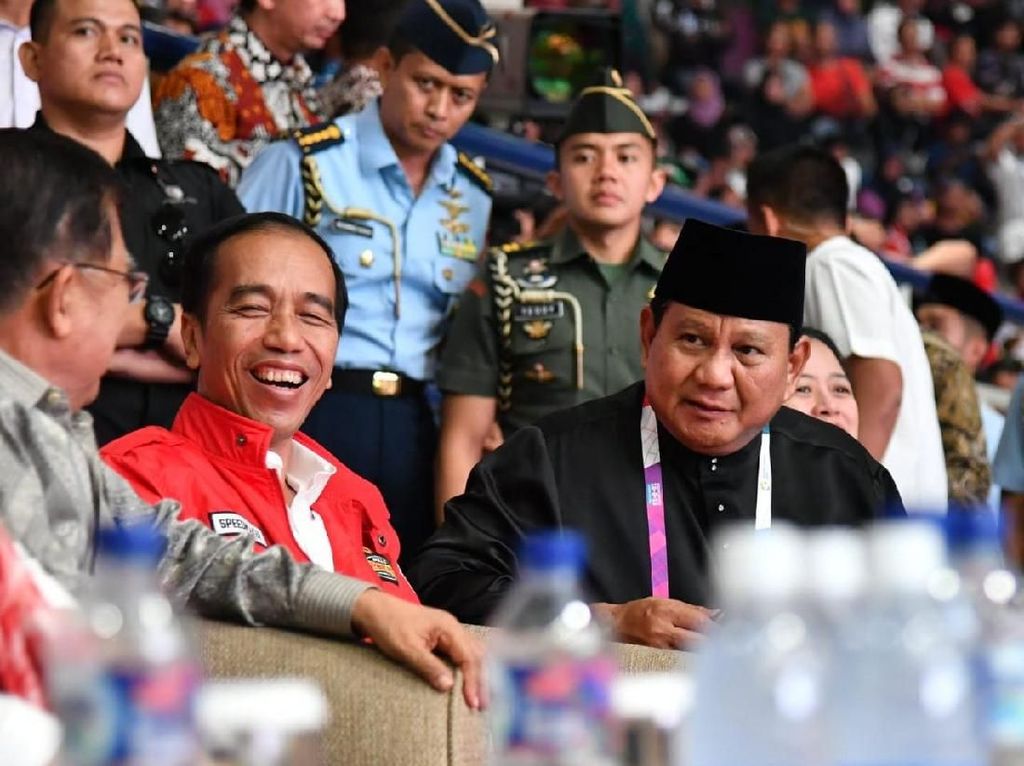 Para Mantan Menteri yang Kini Melawan Jokowi Para Mantan Menteri yang Kini Melawan Jokowi