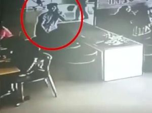 Tertangkap CCTV, Aksi Maling Tas di Mal Kota Kasablanka