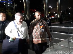 Berjalan Tertatih, Pengusaha yang Kena OTT di Medan Tiba di KPK