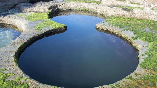 Foto: Kolam Alami Berbentuk Angka 8