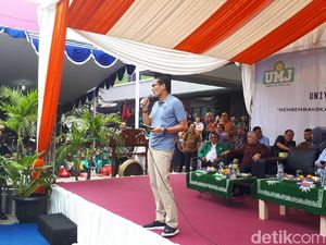Mahasiswa UMJ Lantangkan Ganti Presiden, Ini Respons Sandiaga Mahasiswa UMJ Lantangkan Ganti Presiden, Ini Respons Sandiaga