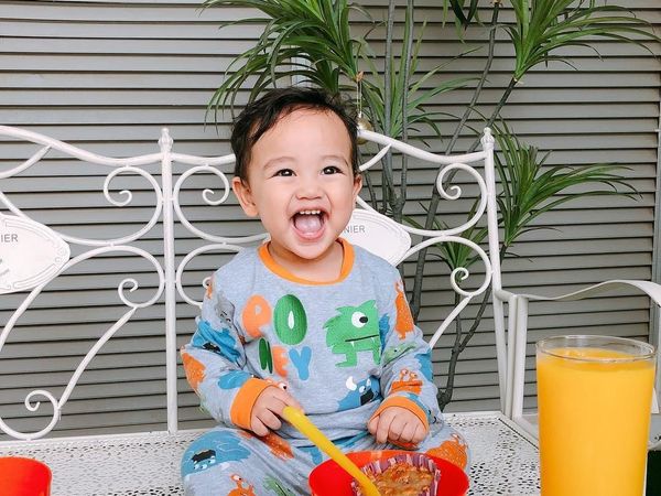 Bikin Gemas! Ini Arif Jiwa, Cucu Siti Nurhaliza yang Doyan Makan