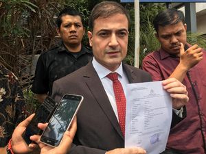 Sam Aliano Laporkan Nikita Mirzani soal Cuitan Hina Panglima TNI Sam Aliano Laporkan Nikita Mirzani soal Cuitan Hina Panglima TNI