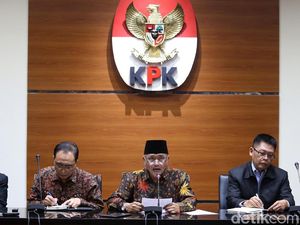 MA: Diawasi, Hakim Malah Tulis Status FB Pusing Perkara Belum Vonis MA: Diawasi, Hakim Malah Tulis Status FB Pusing Perkara Belum Vonis