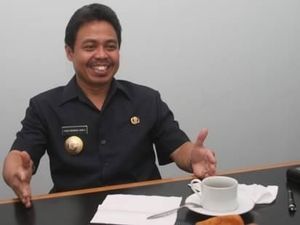 Nur Mahmudi Diperiksa Sebagai Tersangka Korupsi Pagi Ini Nur Mahmudi Diperiksa Sebagai Tersangka Korupsi Pagi Ini