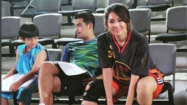 Foto-foto Keseruan Maria Selena Saat Bersama Anak-anak