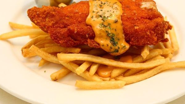 Yummy! Krenyes Renyah Chicken Cordon Bleu Isi Keju yang Creamy