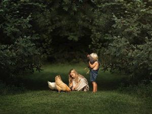 Hati Jadi Adem Lihat Foto Anak-anak Bermain di Alam Seperti Ini