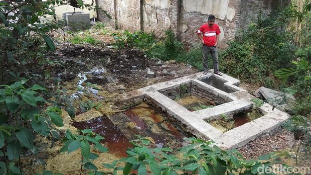 Jorok! Limbah RPH Ambarawa Dibuang ke Sungai
