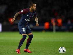 Dani Alves Bikin Heboh usai Pakai Jersey PSG Lagi