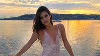 Ide Liburan Seru Model Victorias Secret Sara Sampaio