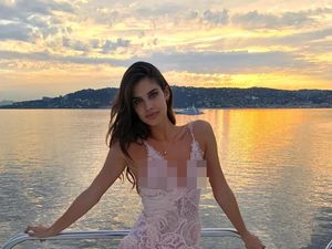 Ide Liburan Seru Model Victorias Secret Sara Sampaio