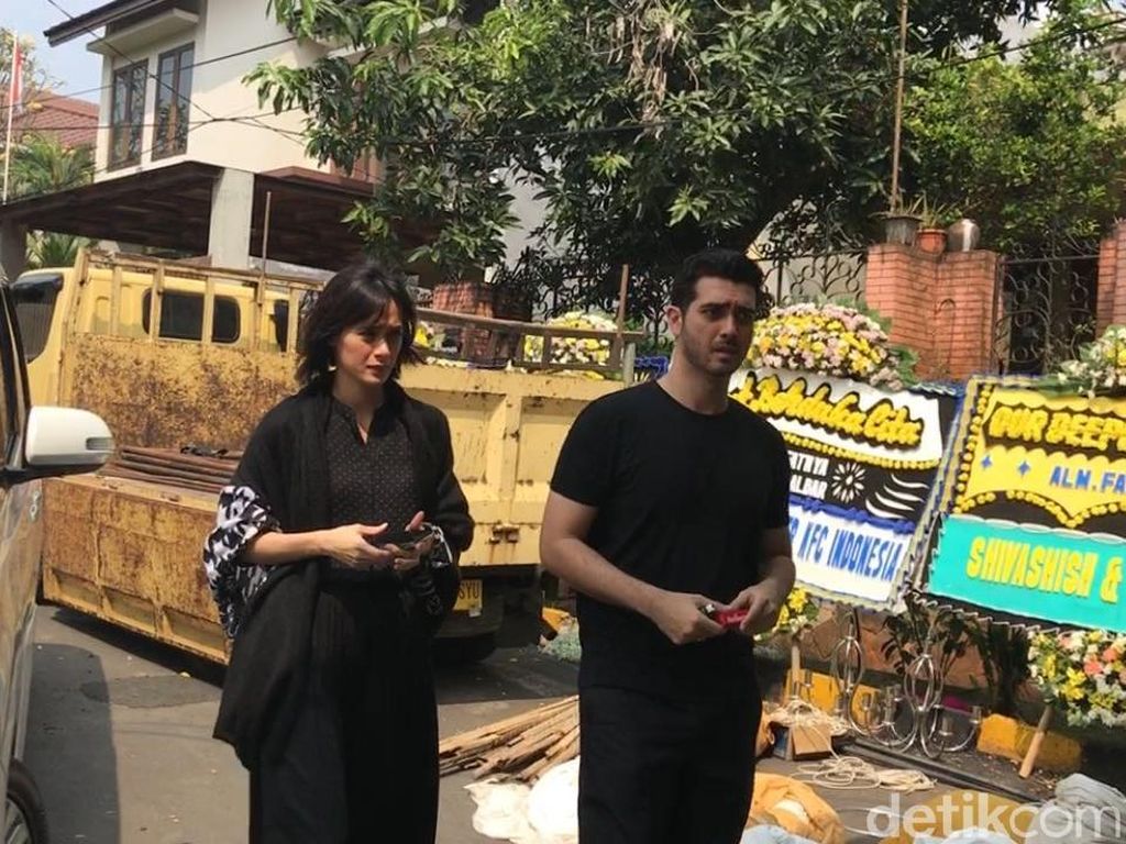 Adik Fachri Albar Meninggal, Renata Kusmanto Beri Salam Perpisahan Adik Fachri Albar Meninggal, Renata Kusmanto Beri Salam Perpisahan