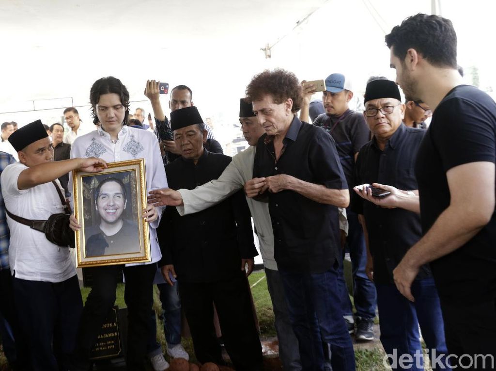 Anak Ahmad Albar Tutup Usia, Nina Tamam Resmi Menjanda Anak Ahmad Albar Tutup Usia, Nina Tamam Resmi Menjanda