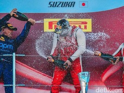 Pebalap Indonesia Kumandangkan Indonesia Raya di Sirkuit F1