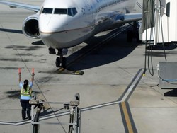 Panas Ekstrem Bikin Pesawat Berat buat Lepas Landas, Kenapa?