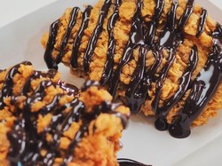 Antimainstream! Ayam Goreng Aroma Keringat hingga Berlumur Saus Cokelat