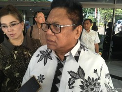 Oesman Sapta: Pemimpinnya Pelukan, Rakyatnya Kok Cakar-Cakaran?
