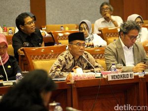 Komisi X DPR Setujui Anggaran Kemendikbud Rp 35,9 Triliun Komisi X DPR Setujui Anggaran Kemendikbud Rp 35,9 Triliun