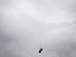 Begini Cara Angkut Mobil ke Kawasan Pegunungan Papua