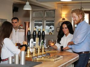 Patung Lilin Pangeran Harry dan Megan Markle Jalan-jalan di London