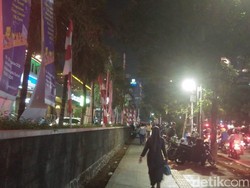 Usai Ditertibkan, Masih Ada Ojol yang Naik ke Trotoar Sarinah