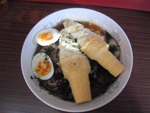 Nasi Durian hingga Ramen Es Krim, Ini 10 Paduan Makanan Paling Aneh