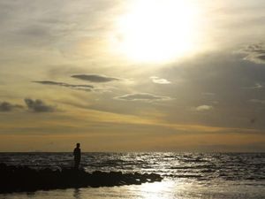 Pelaku Usaha Wisata: Orang Kapok ke Anyer! Pelaku Usaha Wisata: Orang Kapok ke Anyer!