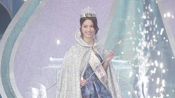 Foto: Terbuai Manisnya Ratu Kecantikan Hong Kong 2018