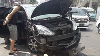 Ringsek, Begini Penampakan Mobil yang Dirusak Massa di Mangga Besar