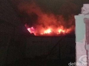 3 Rumah di Tangerang Terbakar 3 Rumah di Tangerang Terbakar