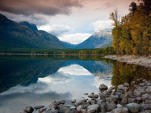 Foto: Danau Cantik Ini Namanya McDonald