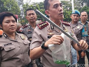Polisi Bandung Bekuk Begal yang Pukul Pelajar Pakai Botol Bir Polisi Bandung Bekuk Begal yang Pukul Pelajar Pakai Botol Bir