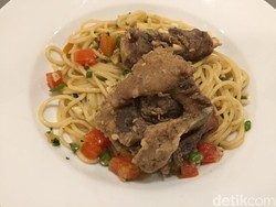 Resto Tigapuluh: Uniknya Spaghetti Buntut Goreng yang Pedas Renyah