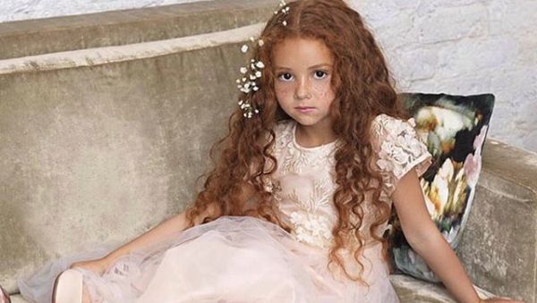 Punya Rambut Indah, Gadis Cilik Ini Seperti Boneka Deh