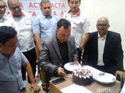 Bersyukur Dugaan Mahar Tak Bisa Dibuktikan, ACTA Potong Kue Tar