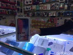 Omzet Pedagang Ponsel Sudah Turun 50% Karena Rupiah Loyo Terus