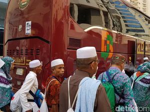 6 Ribu Jemaah Haji Gelombang 2 Diberangkatkan ke Madinah 6 Ribu Jemaah Haji Gelombang 2 Diberangkatkan ke Madinah