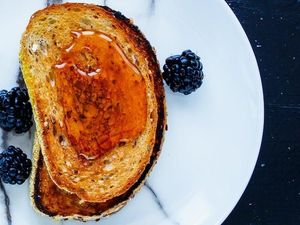 Ditambah Susu hingga Udang, Ini Gaya Makan Roti Panggang di 8 Negara Ditambah Susu hingga Udang, Ini Gaya Makan Roti Panggang di 8 Negara