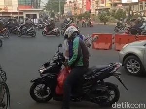 Ojol Misterius di Bekasi, Bagi-bagi Nasi Uduk Gratis Tiap Jumat