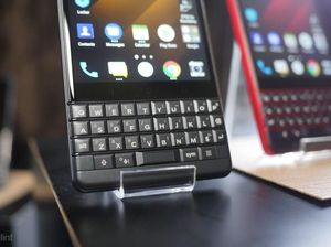 BlackBerry Tunda Peluncuran Smartphone Flagship Terbarunya BlackBerry Tunda Peluncuran Smartphone Flagship Terbarunya