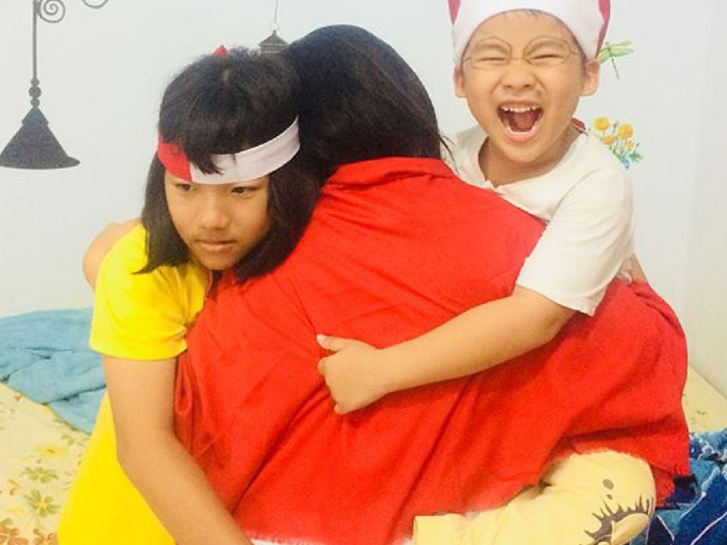 Kocak, Deretan Foto Lomba Pelukan Jokowi-Prabowo di IG Ridwan Kamil Kocak, Deretan Foto Lomba Pelukan Jokowi-Prabowo di IG Ridwan Kamil