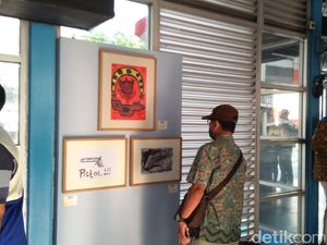 Melihat Karya Seni Orang Gangguan Jiwa di Halte Harmoni
